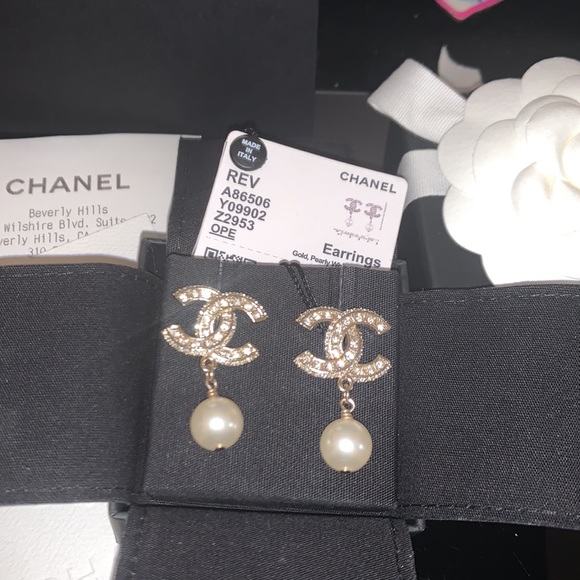 Chanel REV Earrings - Picture 4 of 6